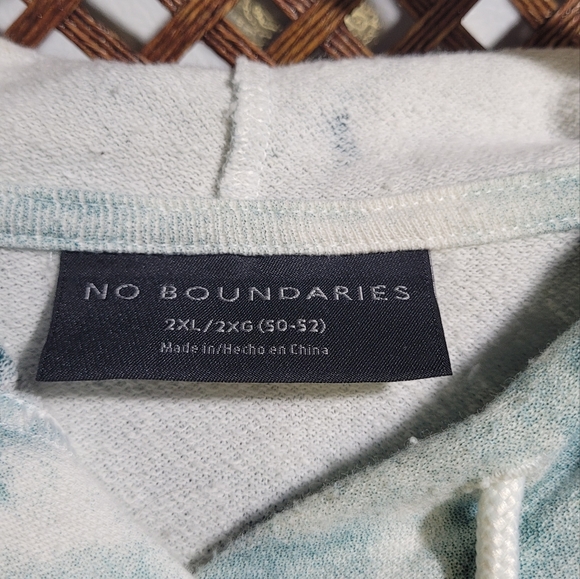 No Boundaries shirt - Picture 2 of 2